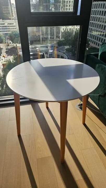 2인용 다이닝 테이블 $60
					무빙세일
					Los Angeles