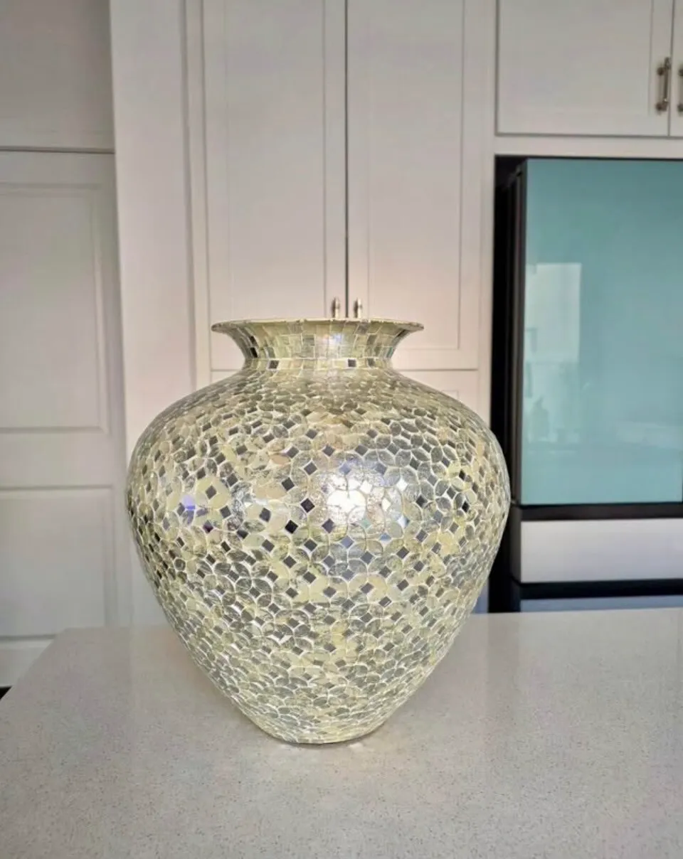 Mosaic Vase with Copper Metal Finish - (12x12x13 Inches)
					기타
					Corona