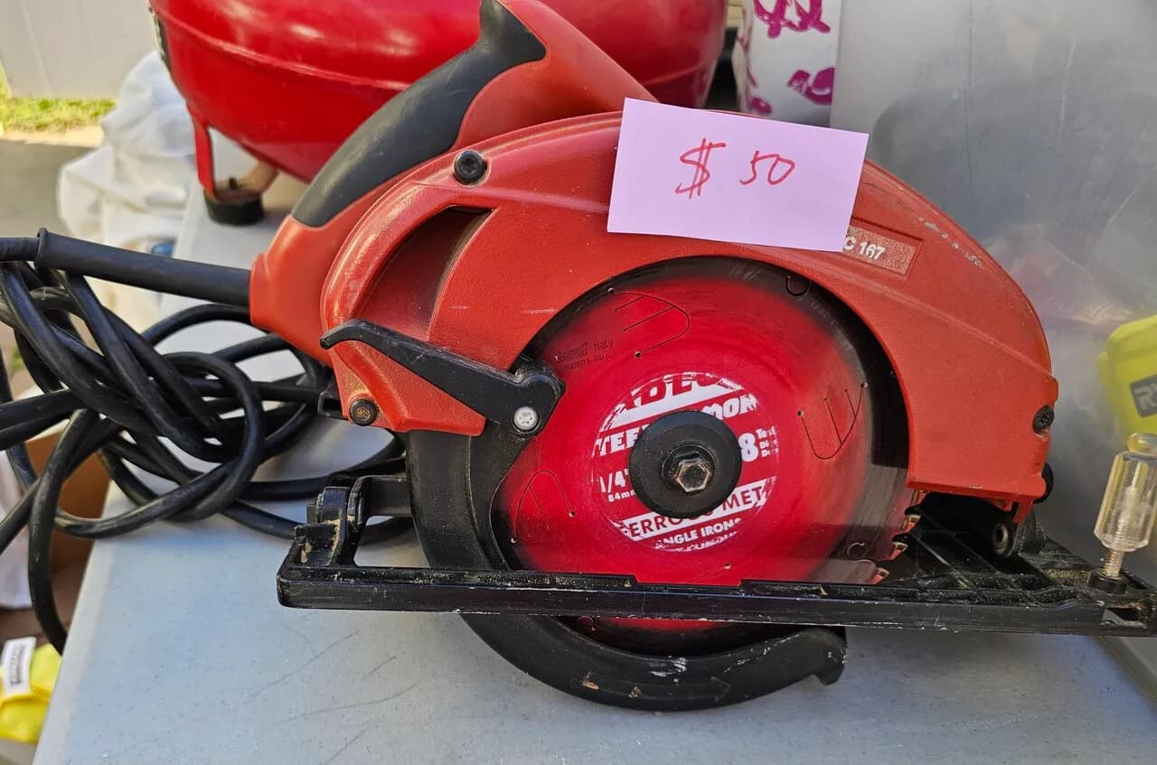 여러가지 공구들
					무빙세일
					위디어