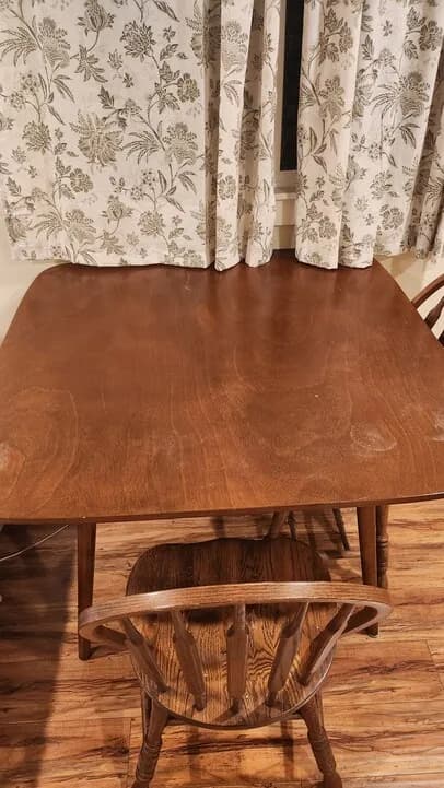 4인용 다이닝테이블+ 의자5개
					무빙세일
					Los Angeles