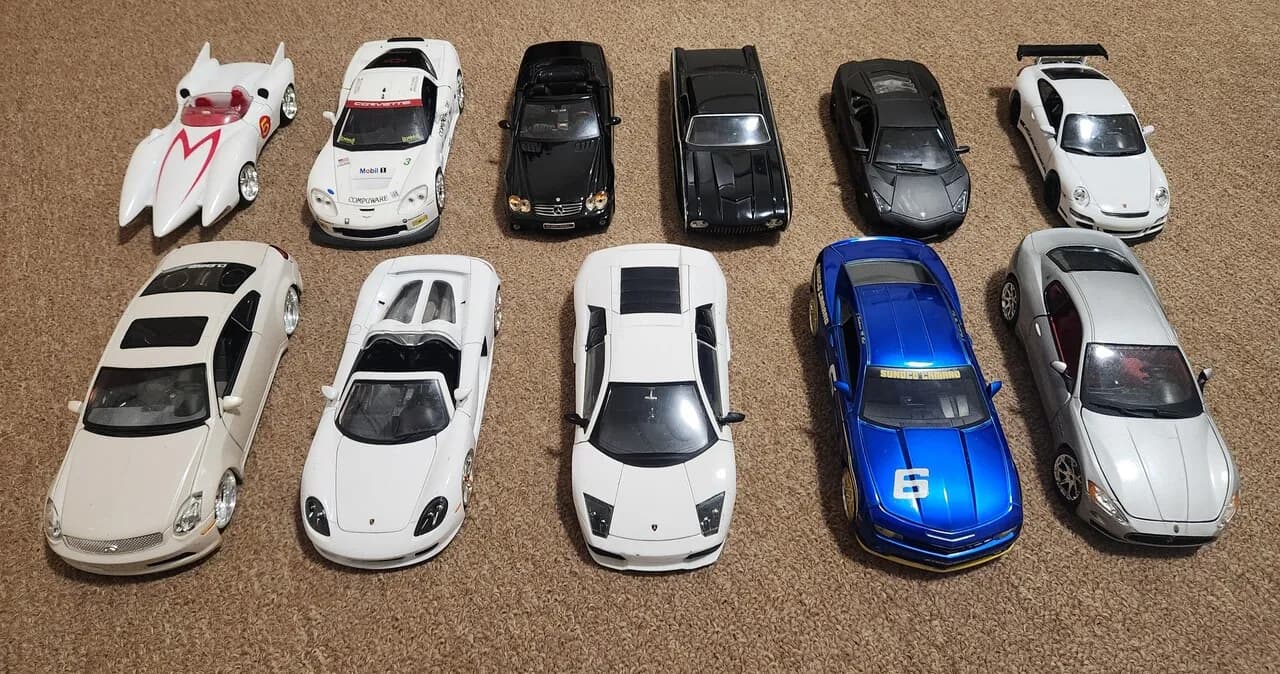 미니카.모형카 일괄 정리
					기타
					LA