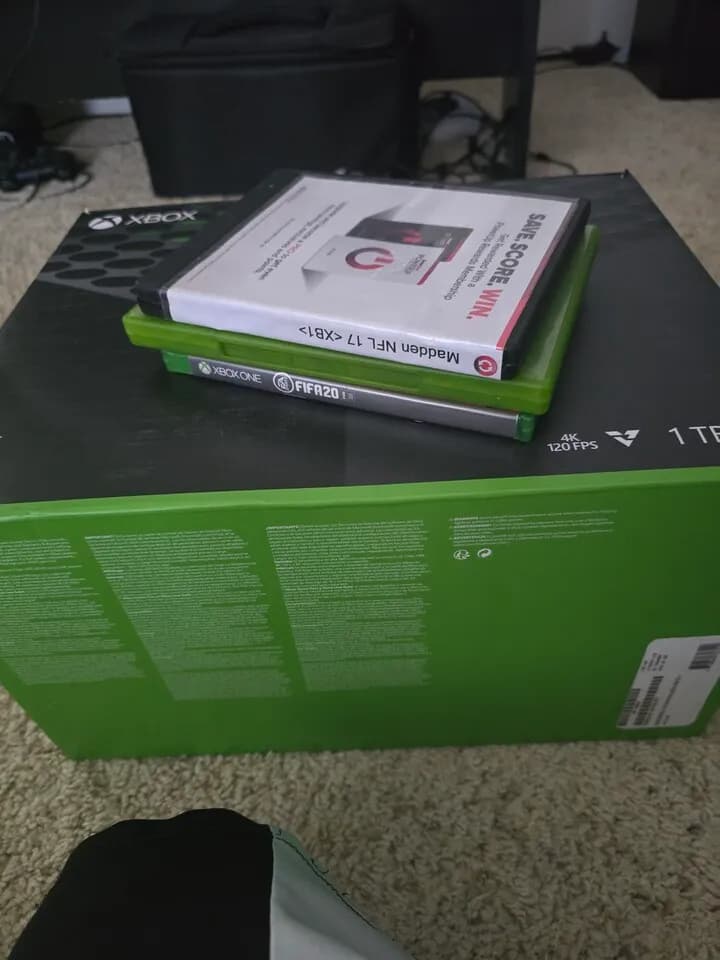 xbox series x팝니다
					전자/가전
					Los Angeles