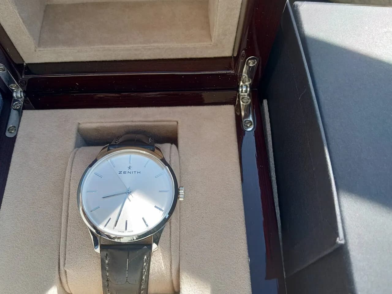 Zenith Mens Watch Like-New/Mint Condition
					의류/패션
					오렌지카운티