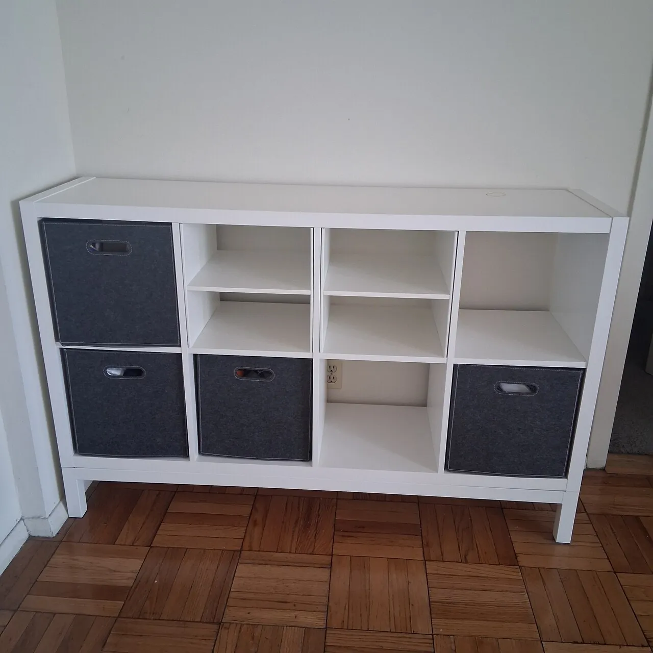 수납장30불플라스틱사물함20불서랍장20불의자20불전등20불캠핑의자10불밭솥20불
					무빙세일
					Los Angeles