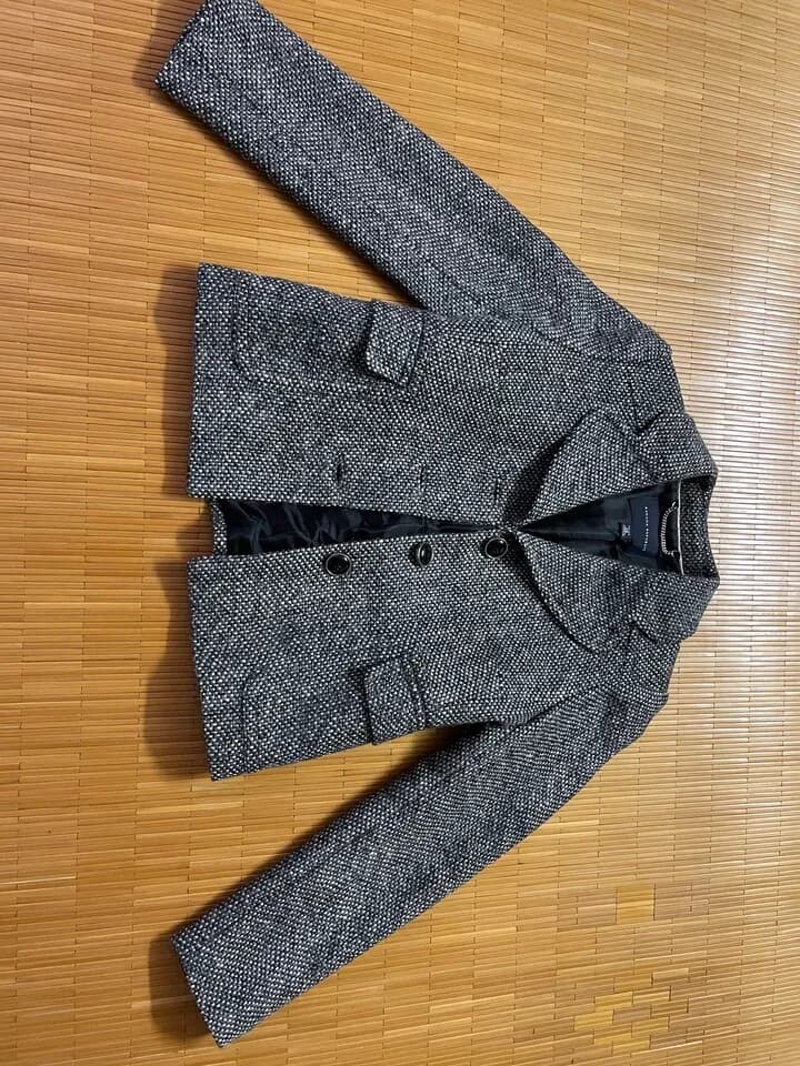 Banana Republic Winter Jacket
					의류/패션
					Los Angeles