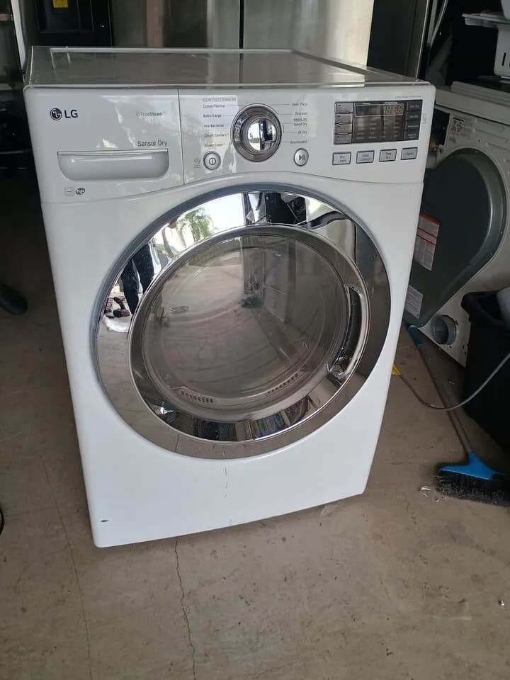 LG스팀건조기
					무빙세일
					La Puente