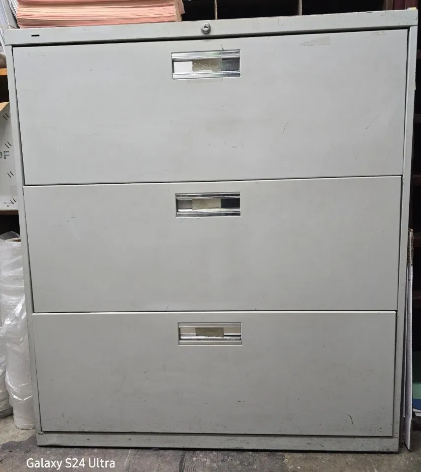 3단, 4단 CABENET 3개
					무빙세일
					Los Angeles