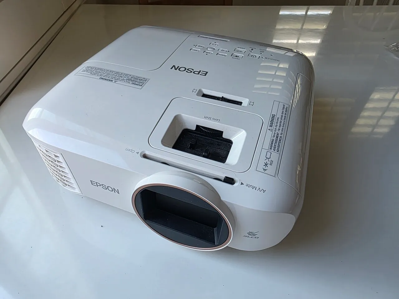 프로젝터 Epson Home Cinema Projector 2250
					전자/가전
					Downey