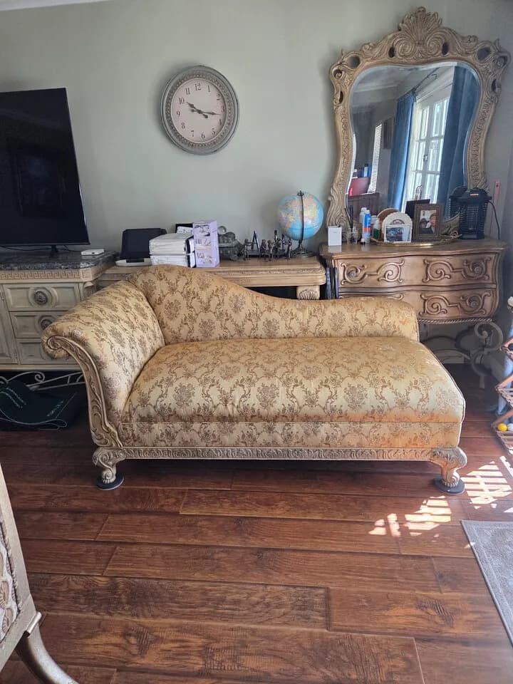 쇼파와 펨퍼패드 싱글 &더블 침대
					가구
					Fullerton