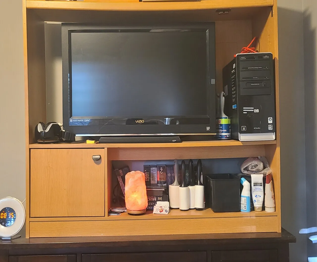 TV. DVD ,PLAYER ,스탠드, 소파 그냥 가져 가세요
					무빙세일
					Granada Hills