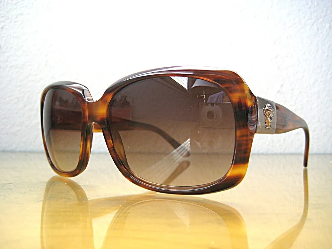 처분세일 명품 베르사체 Versace Sunglasses 여성용 Brand New
					의류/패션
					Norwalk