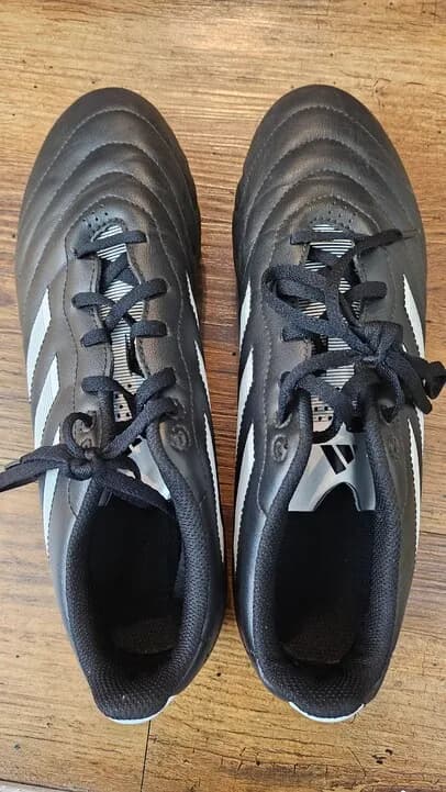 축구화 아디다스 + 보호대
					운동/건강
					Los Angeles