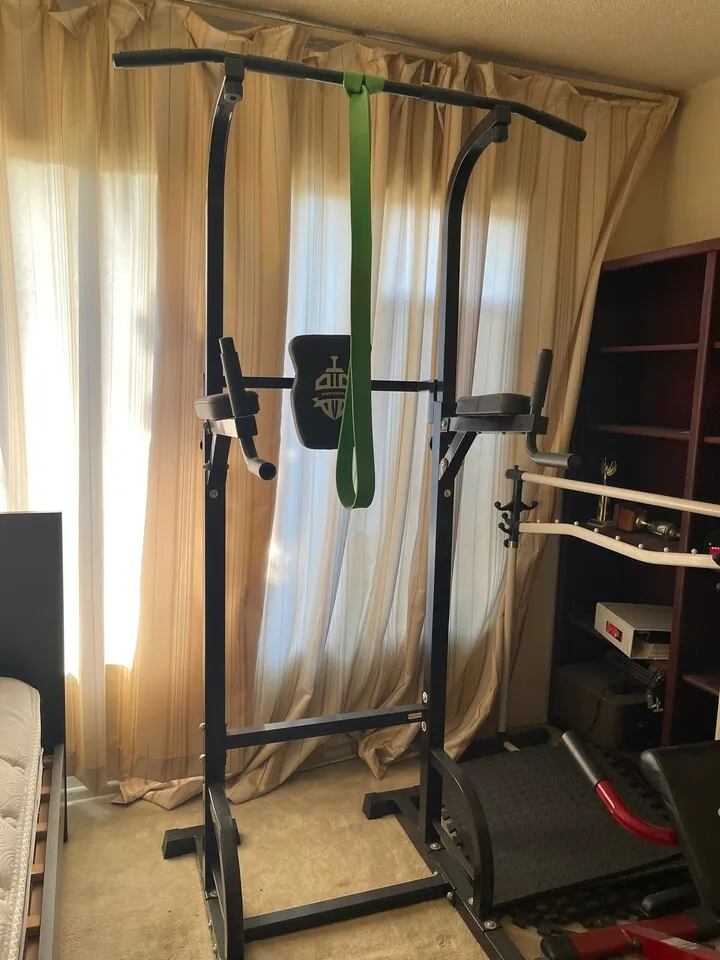 풀업바, 스피닝 바이크.역기,웨이트 벤치
					운동/건강
					Los Angeles