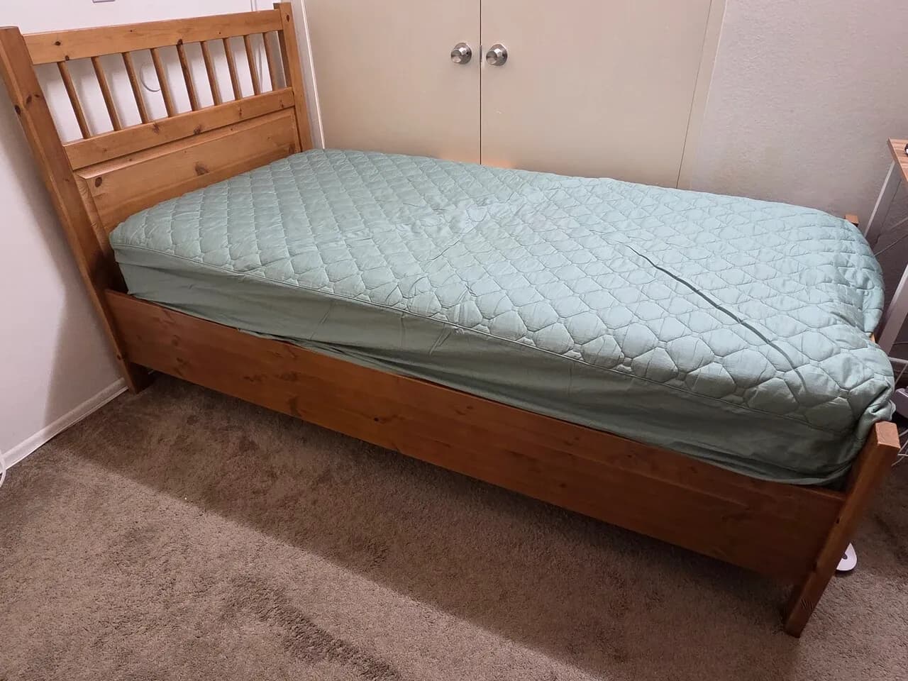 싱글침대
					무빙세일
					Cerritos