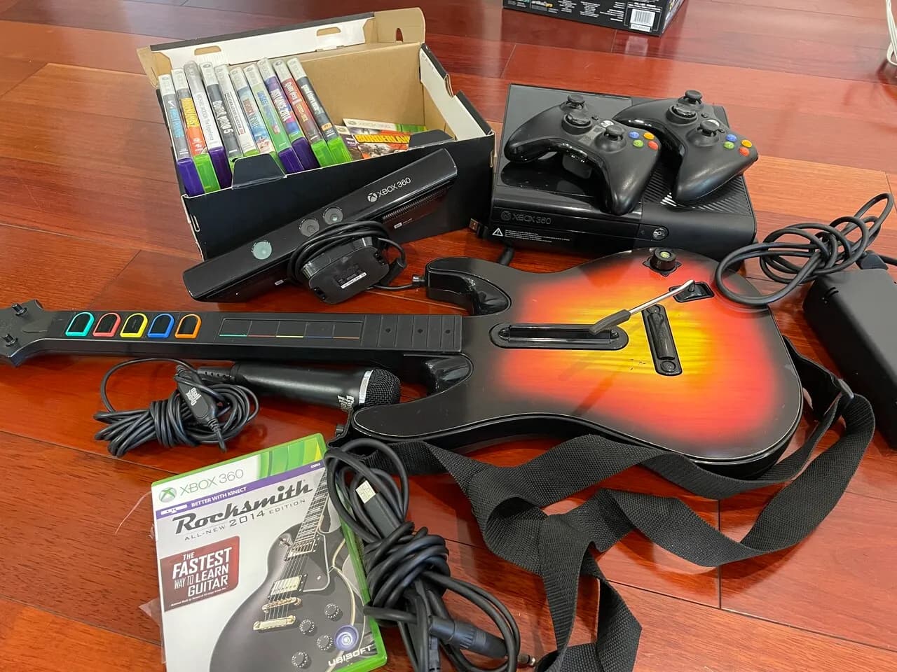 xbox 360 콘솔 기타히어로 rocksmith 11 CDs 전부포함
					기타
					Los Angeles