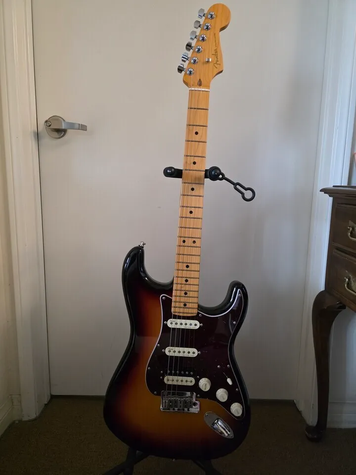 중고 Fender America Ultra Strat HSS $1500에 팝니다.
					전자/가전
					Los Angeles