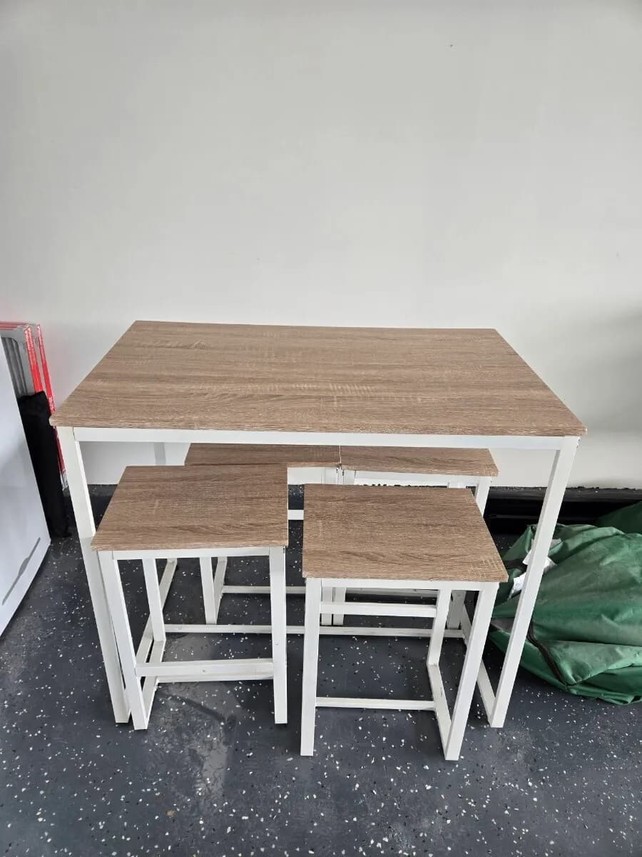 키친 아일랜드겸 식탁으로 사용가능한 테이블 세트 팝니다. 1베드 아파트에 좋아요
					무빙세일
					Buena Park