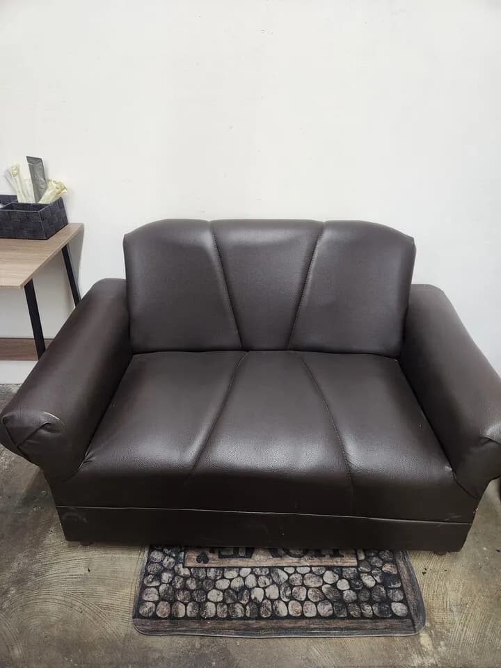 작은소파외
					무빙세일
					Los Angeles