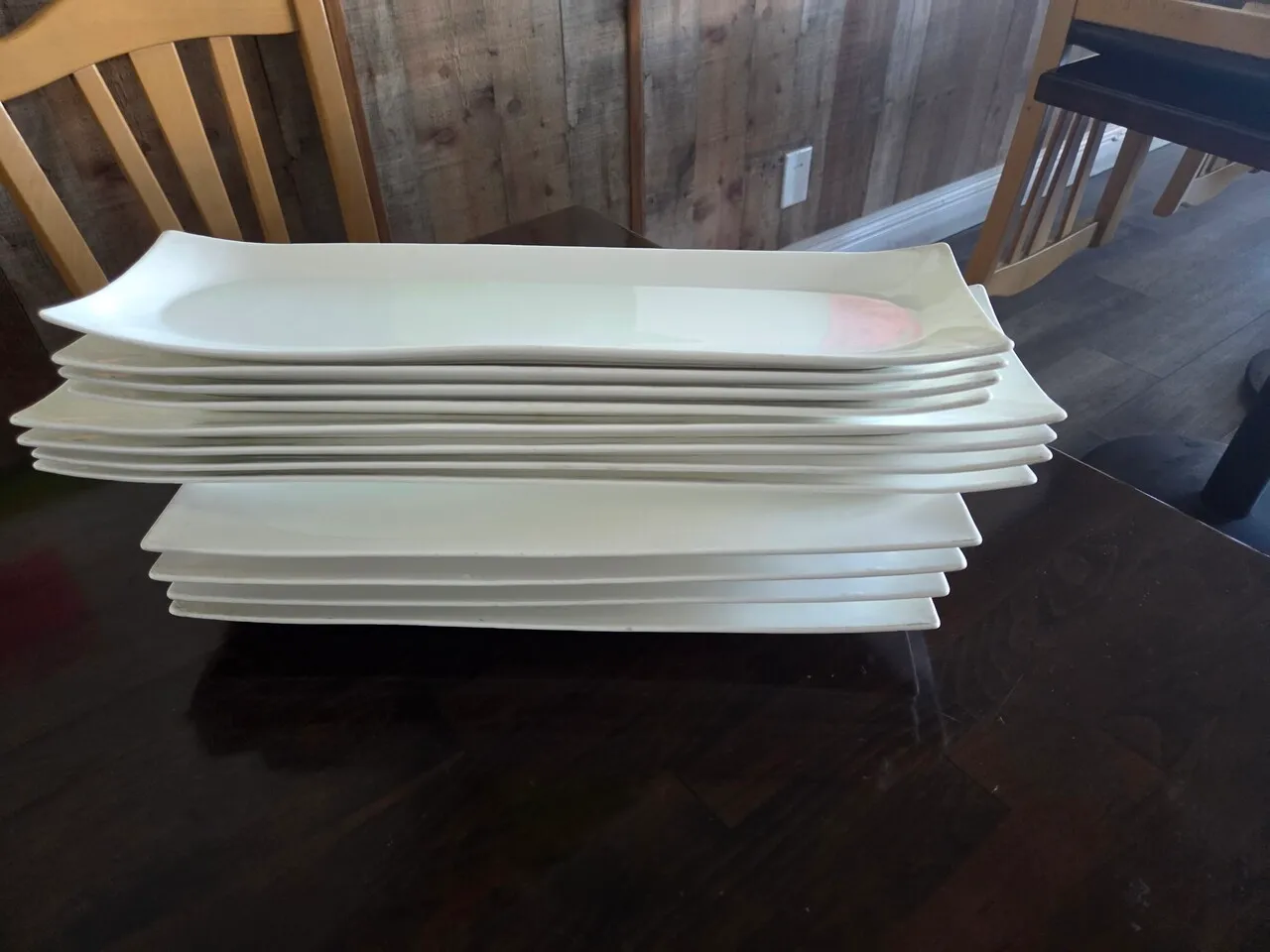 하얀 접시 12개
					무빙세일
					La Or Orange County