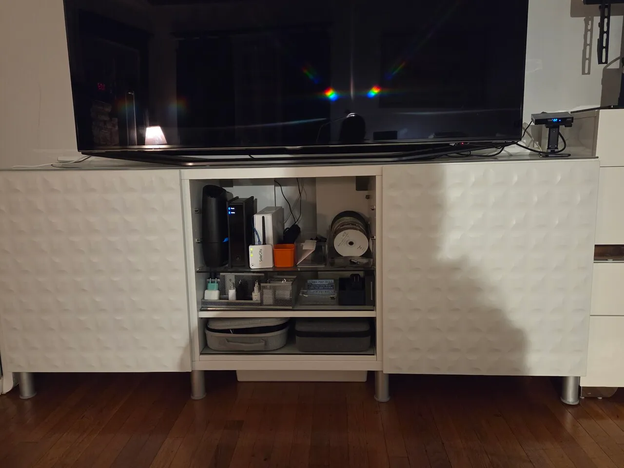 tv stand
					가구
					Korea Town