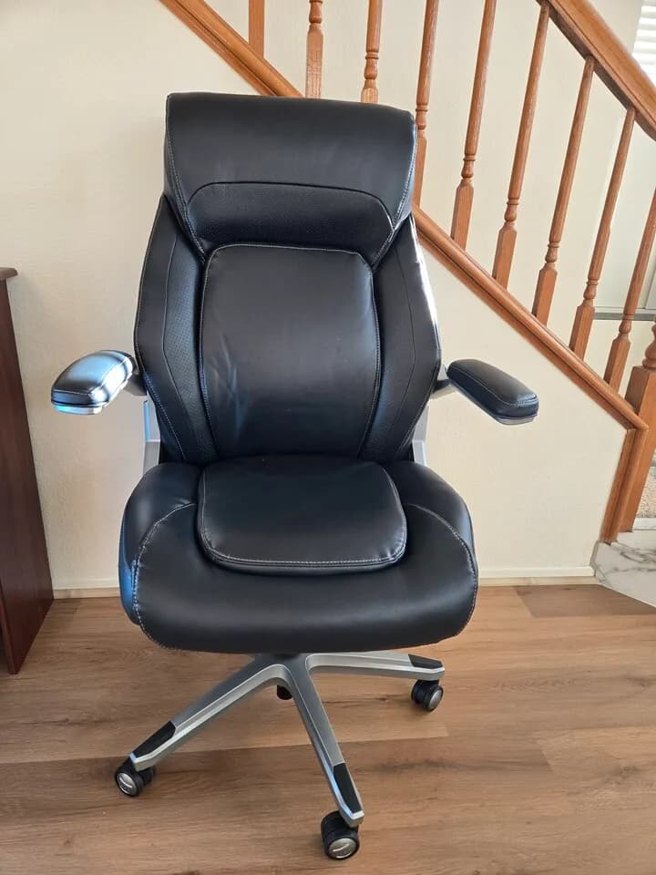 LAZBOY Chair open box merrik Lane Amelie chair $60 최고급 새의자 $60
					가구
					Buena Park