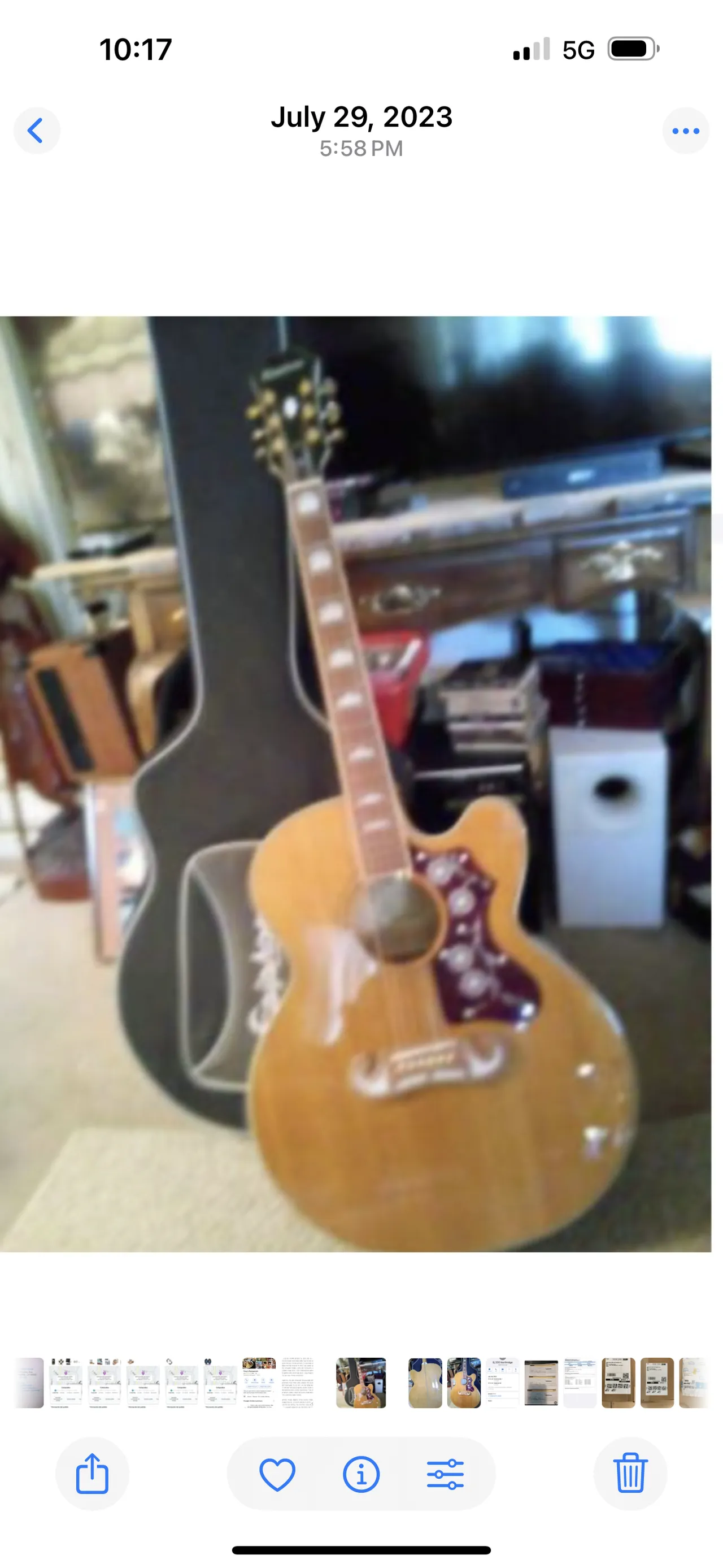 Epiphone J-200
					무빙세일
					Los Angeles