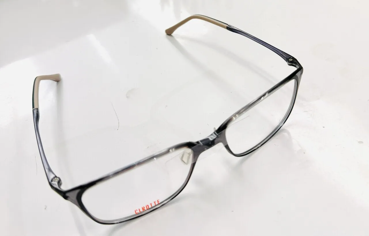 안경마을에서 안경테와 안경렌즈 저렴한 가격판매
					의류/패션
					Los Angeles