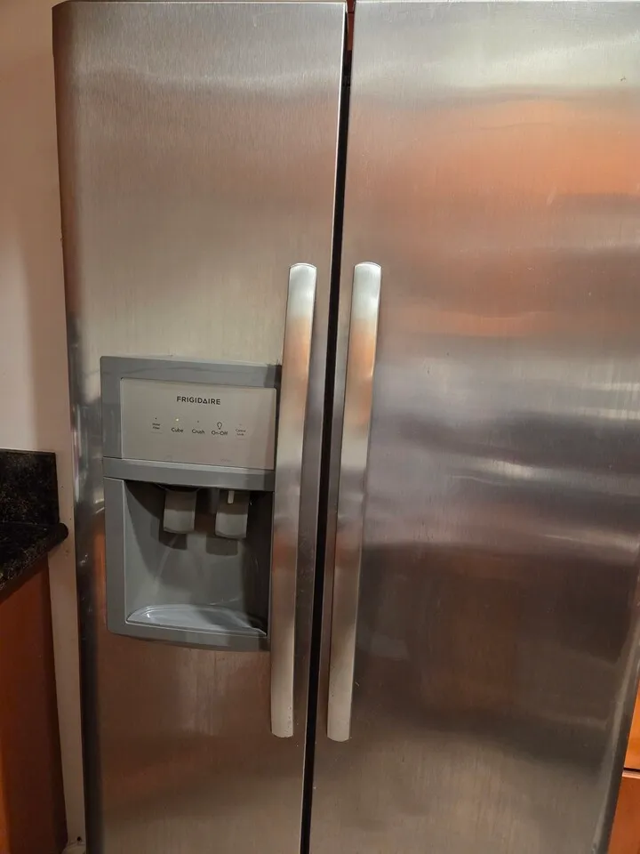 Frigidaire 냉장고
					전자/가전
					글렌데일