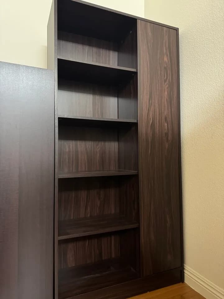 이사관계로 책장겸 수납장 팝니다
					무빙세일
					Ktown La