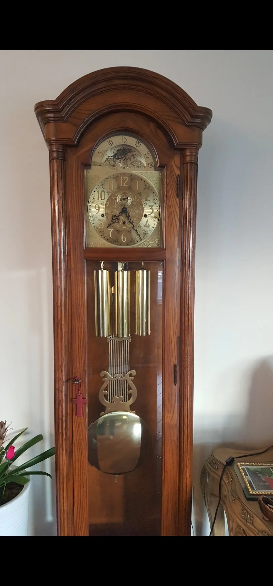 Grandfather clock
					무빙세일
					Los Angeles