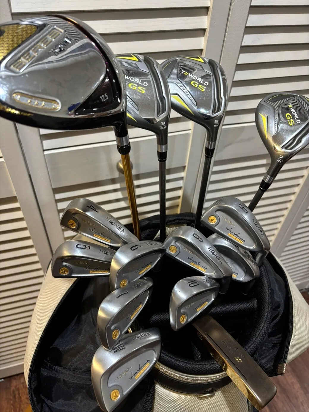 고사양 혼마 골프 5스타, 4스타 남여 풀 셋트
					운동/건강
					Los Angeles