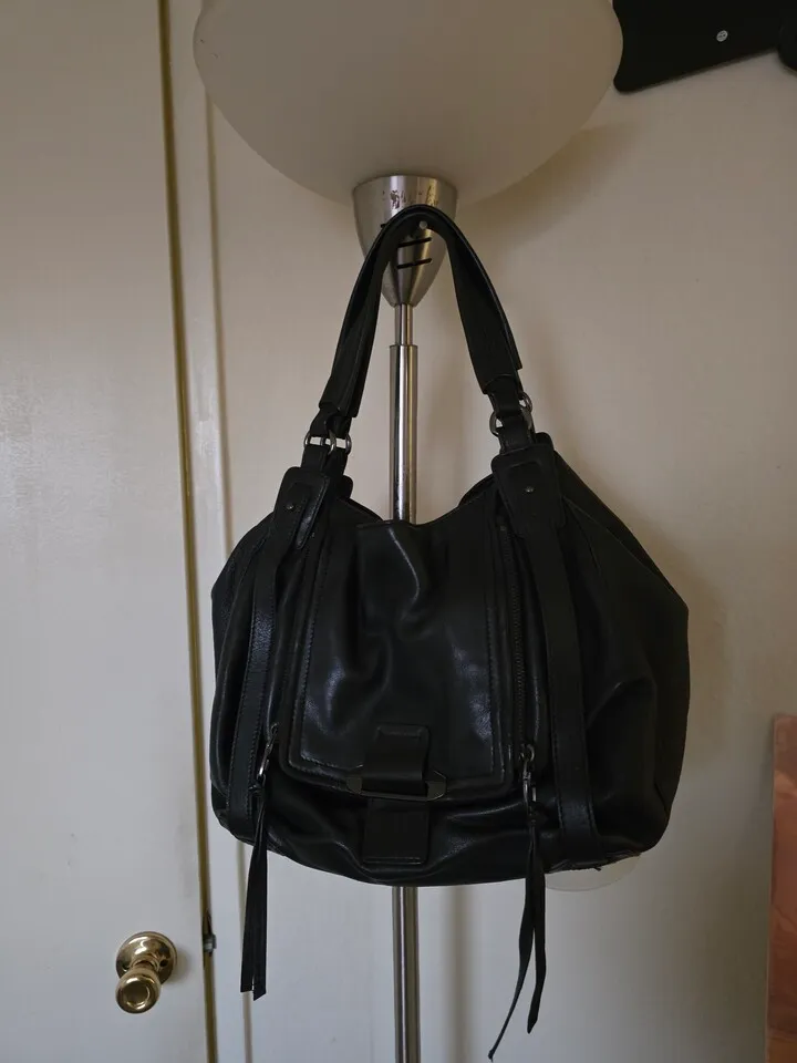 kooba 핸드백
					의류/패션
					Buena Park Oc