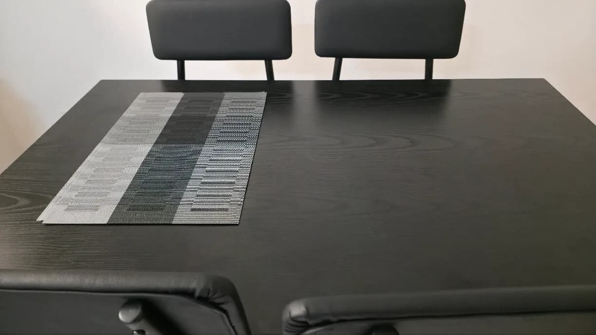 4인용 식탁
					무빙세일
					Los Angeles