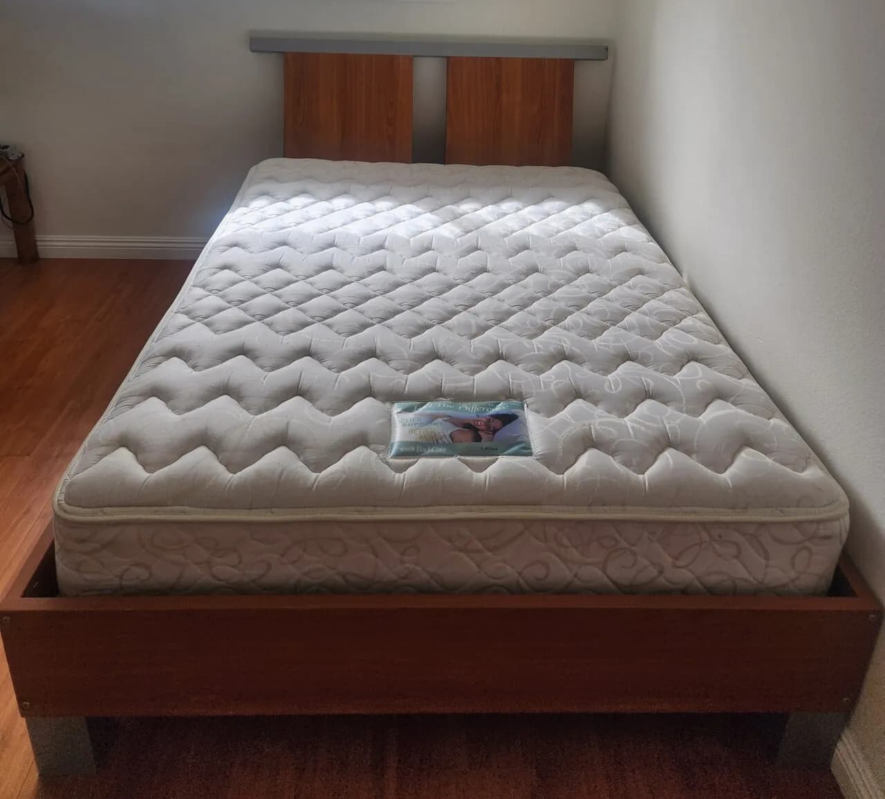 침대
					가구
					Garden Grove