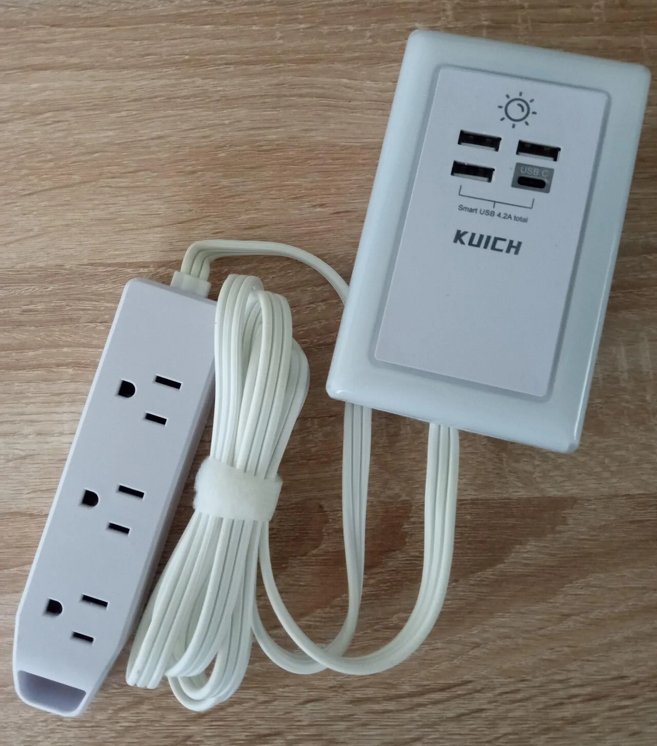 KUICH power strip with nightlight and 4 USB ports
					전자/가전
					오렌지카운티