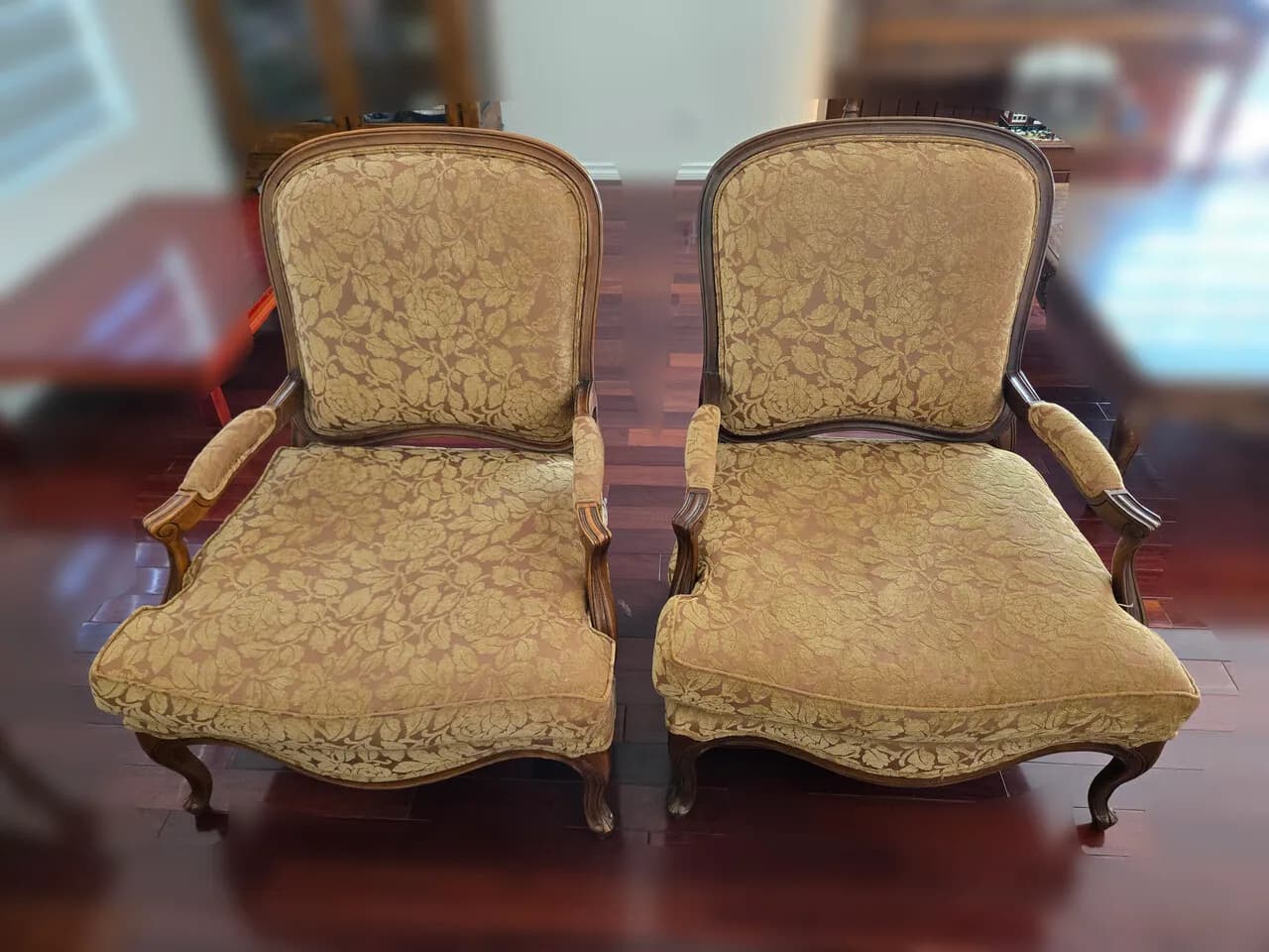 앤티크 안락의자 세트
					무빙세일
					Fullerton