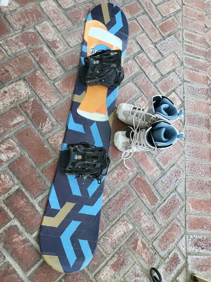 불루문 스노보드
					운동/건강
					Whittier