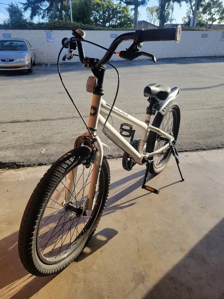 어린이 자전거와 보호장구
					운동/건강
					Buena Park