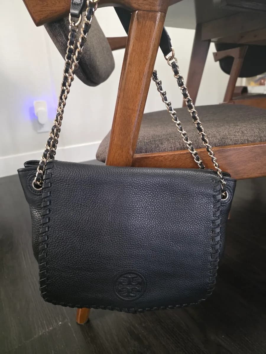 토리 숄더 백 팝니다.
					의류/패션
					Dtla