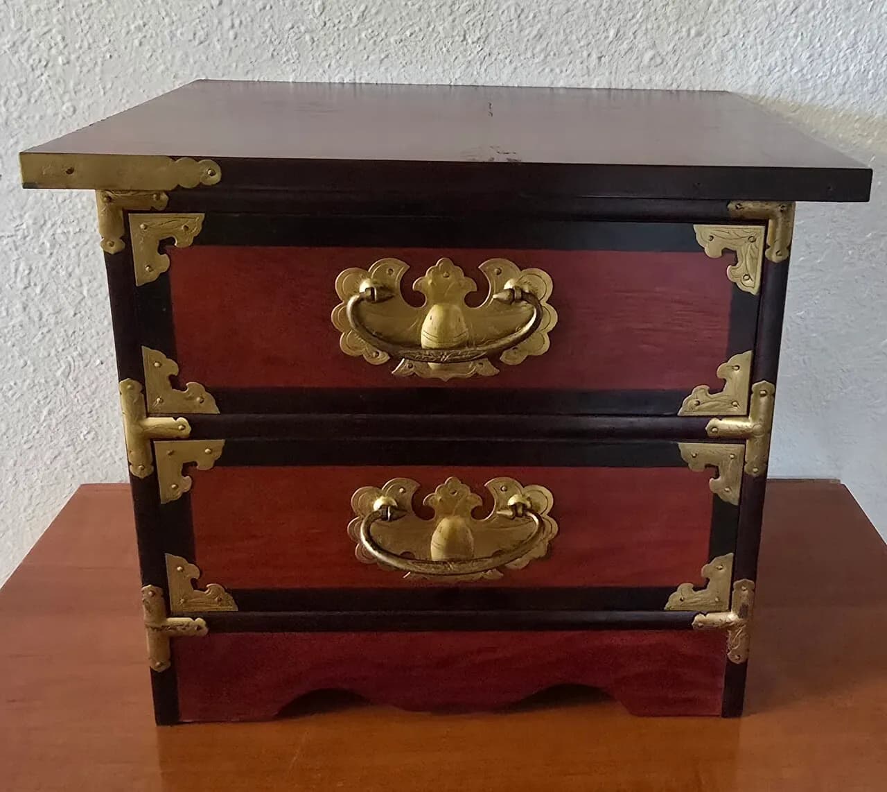 고풍스런 2단 서랍장 (1.25F 1F 1F 보석함으로 좋아요)
					무빙세일
					Los Angeles