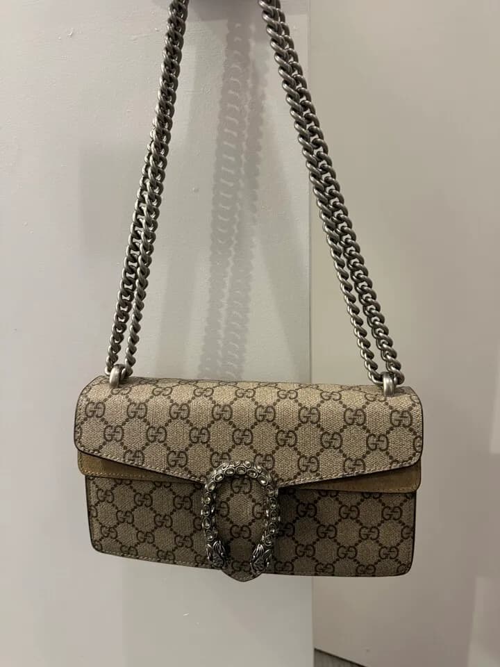 한번 사용한 명품가방 팝니다
					의류/패션
					Los Angeles