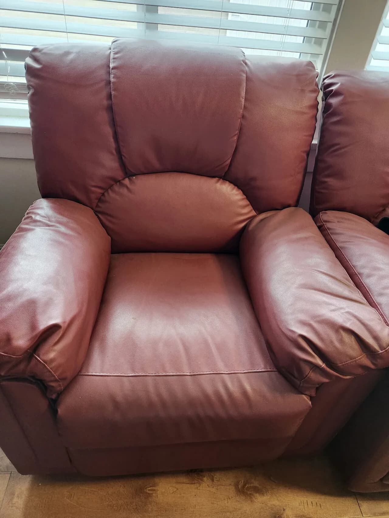 레이지보이 의자 세트 (2개) 네고 가능!
					무빙세일
					Koreatown Los Angeles [한인타운]