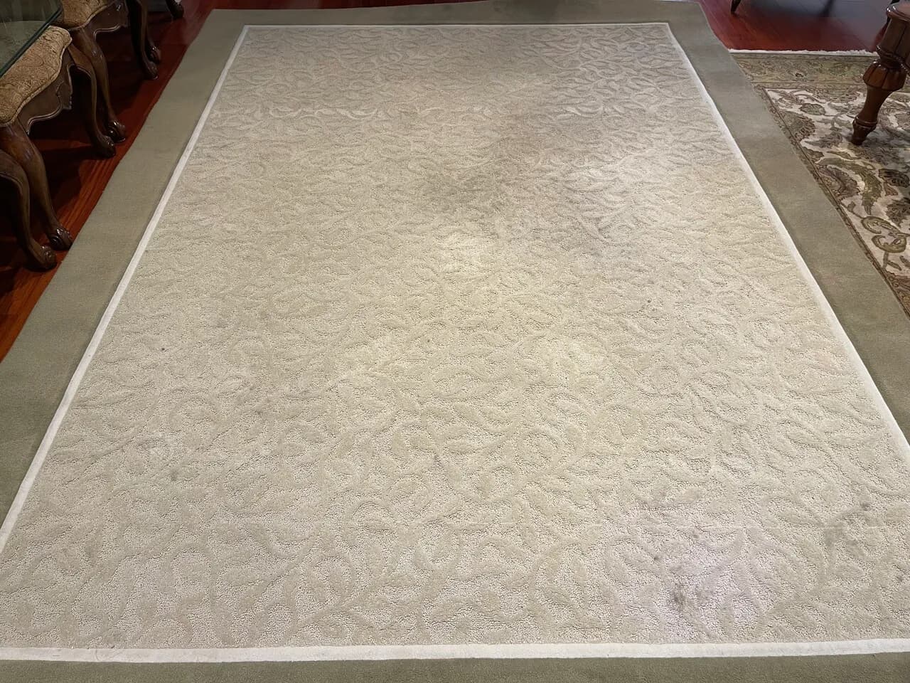 Ethan Allen carpet
					기타
					La Crescenta