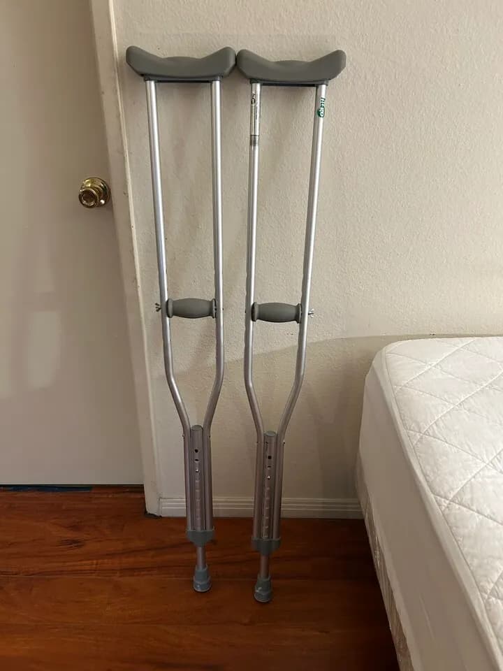 목발
					무료나눔
					Los Angeles