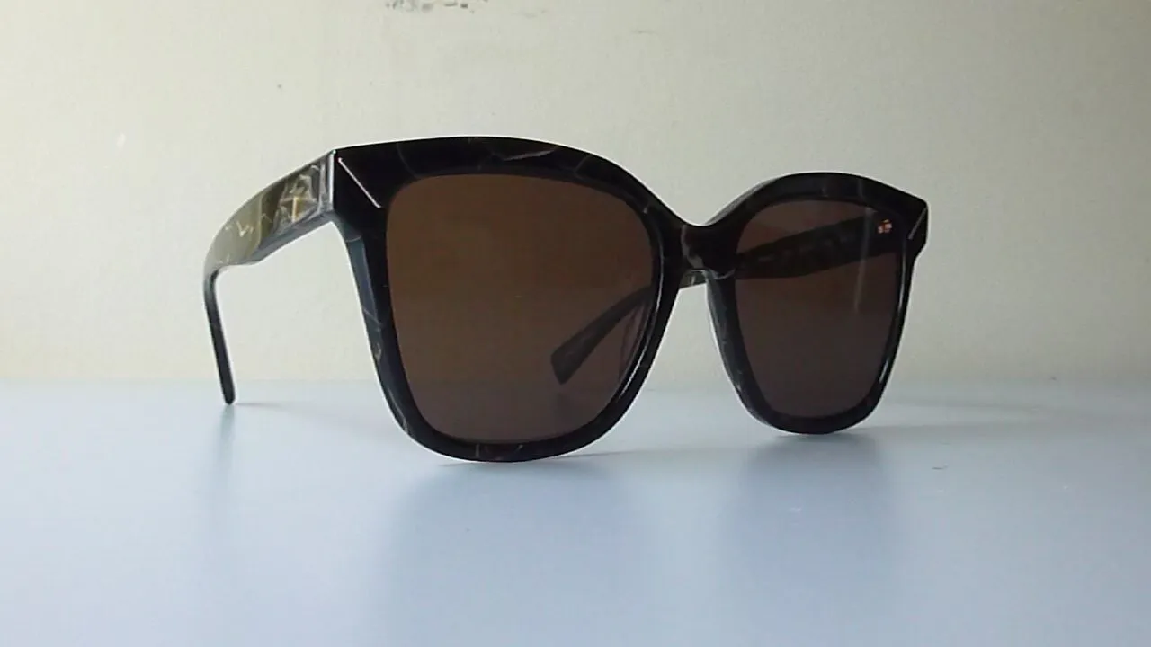 시중에서 사기 힘든-아방가르드 -NEW-프랑스-요지 야마모토-선글라스
					의류/패션
					Los Angeles