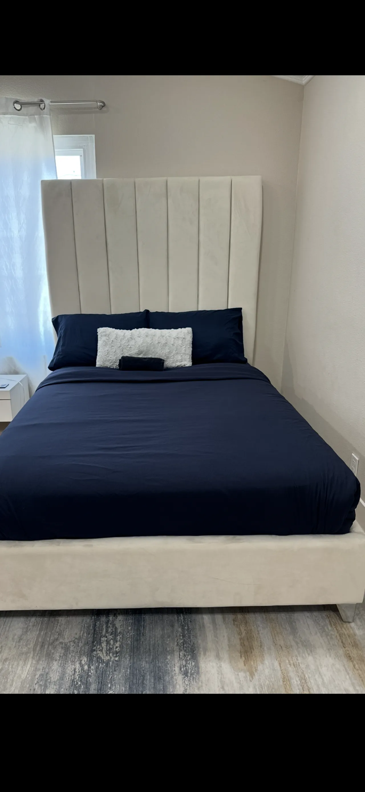 침대
					무빙세일
					Orange County