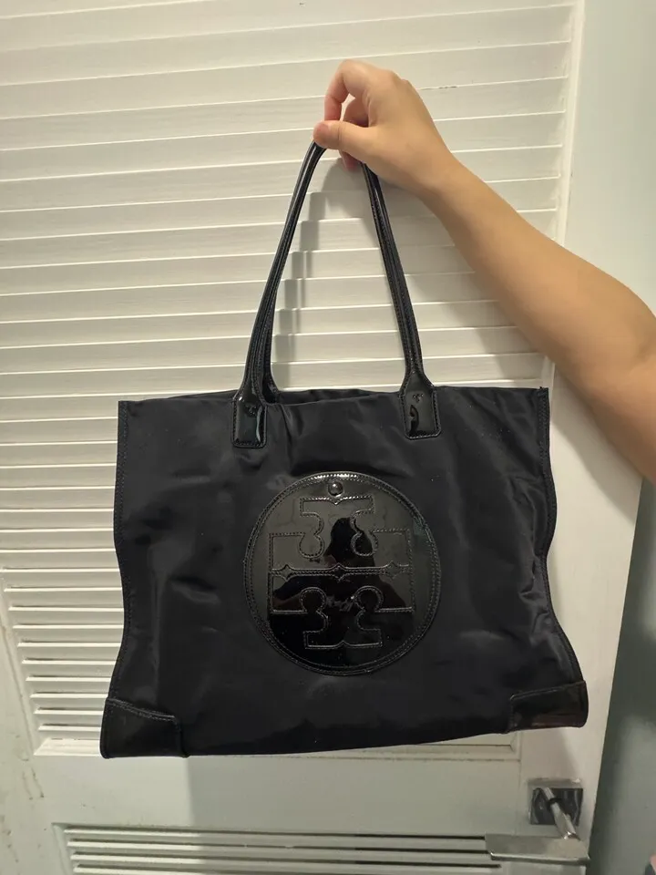 여자 브랜드 가방 팔아요
					의류/패션
					Los Angeles