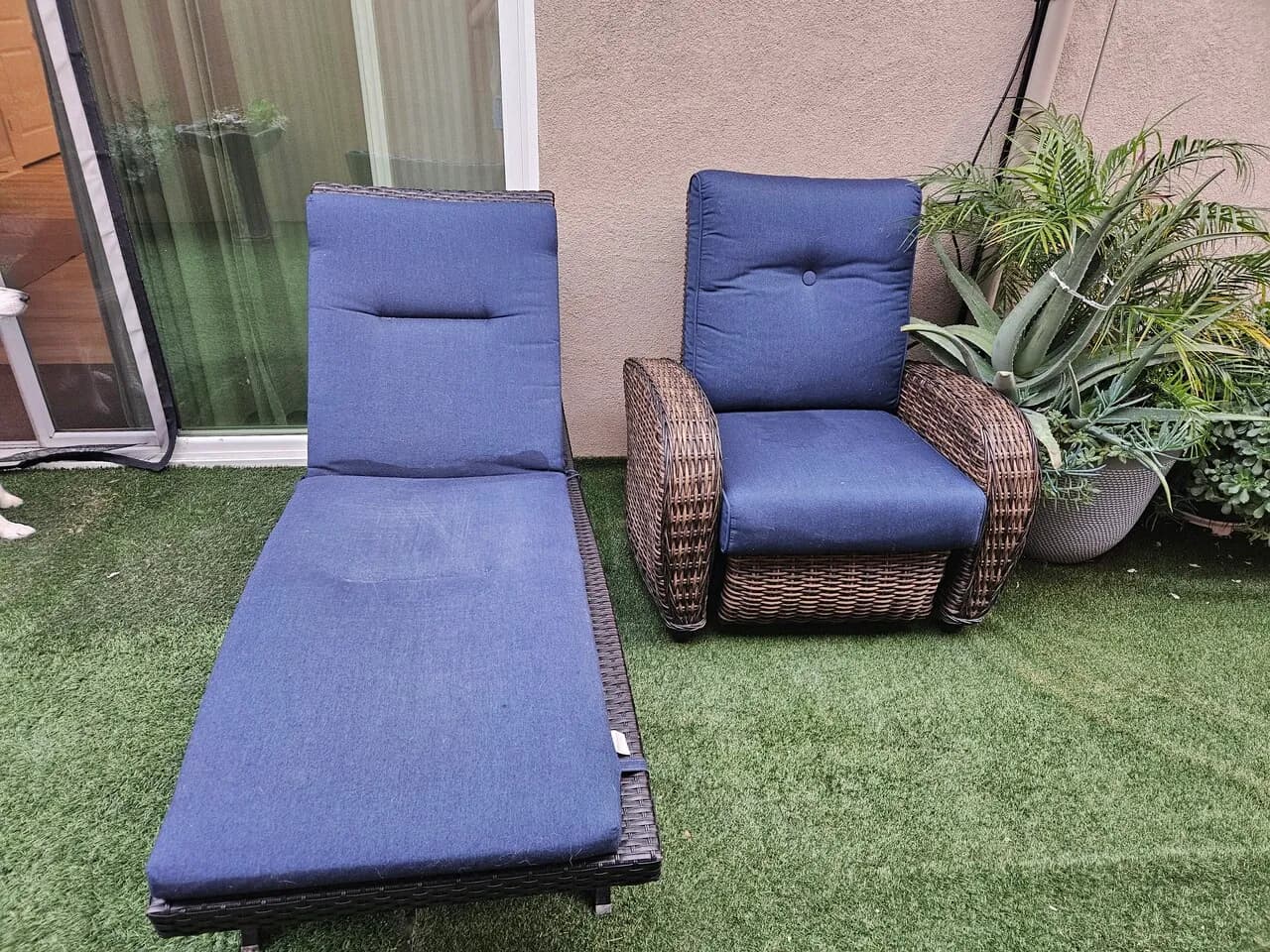 outdoor furniture 거의 새거입니다.
					무료나눔
					한인타운