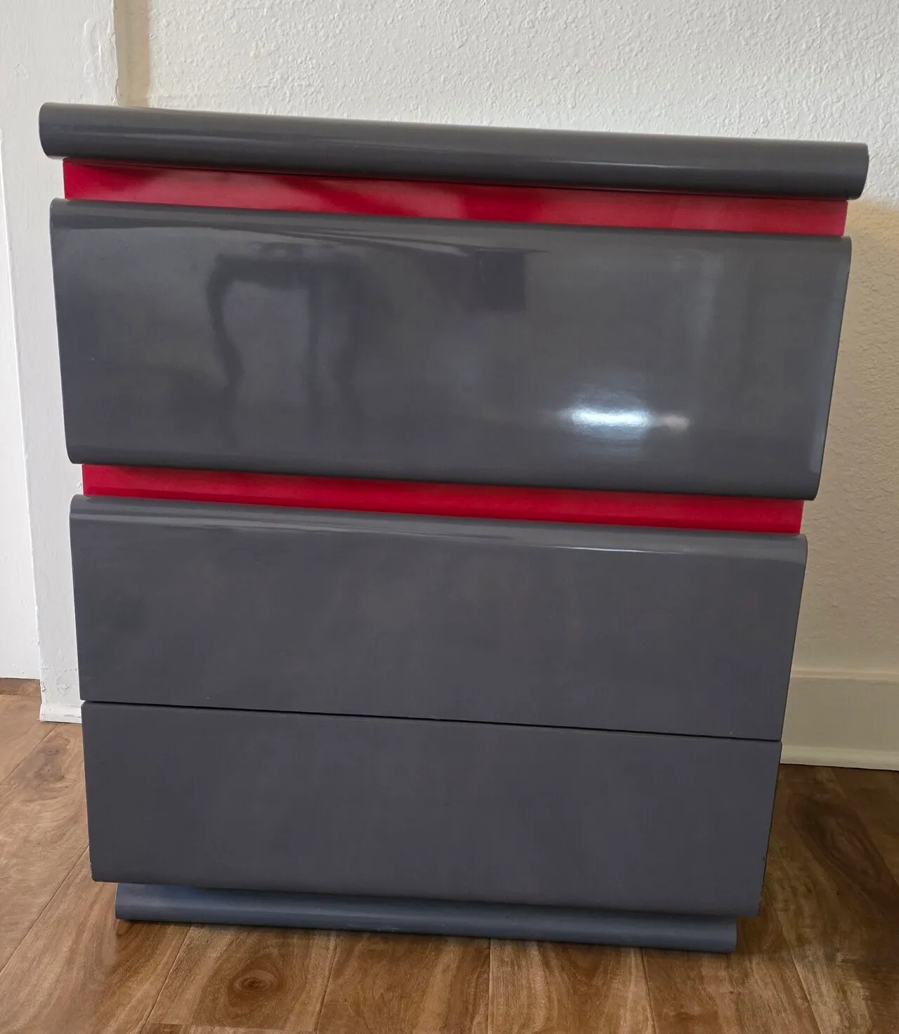 3단 서랍장 (2F 1.7F 2.5F 투명회색)
					무빙세일
					Los Angeles