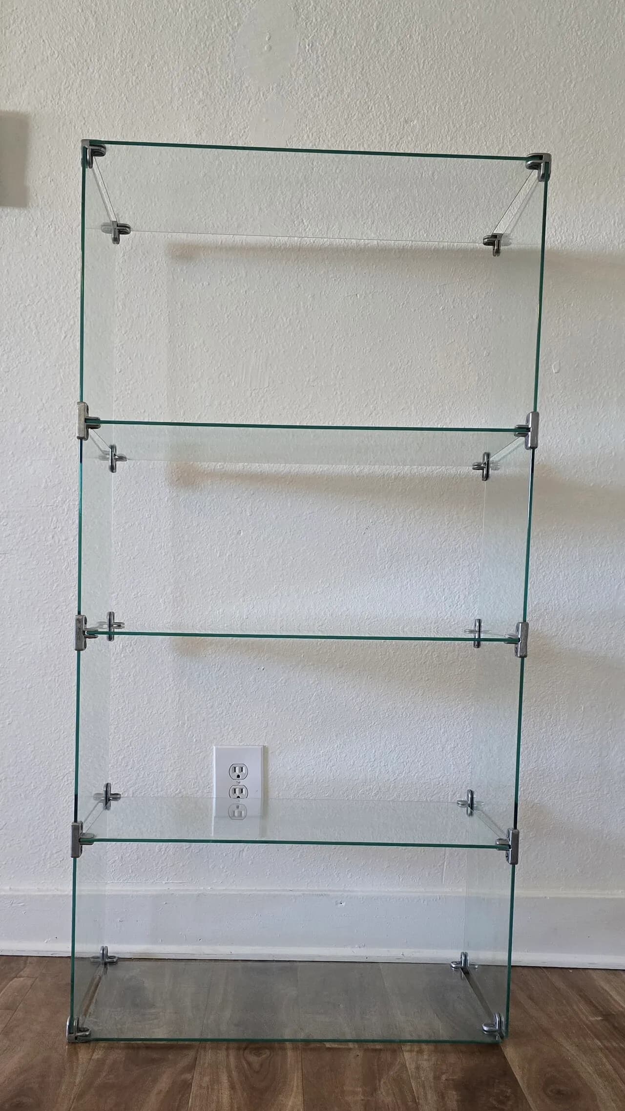 4단 유리 선반 (2.1F 1F 4.2F )
					무빙세일
					Los Angeles